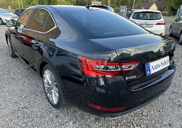 Skoda Superb cena 102200 przebieg: 235000, rok produkcji 2019 z Krzepice małe 781